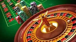 Antarmuka permainan BandarQ di oyo slot menampilkan meja kartu, posisi pemain, dan taruhan